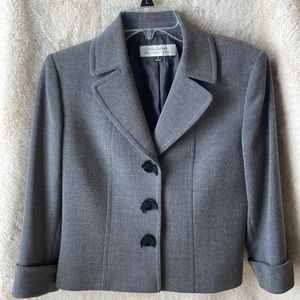 Tahari size 4 grey Jacket
